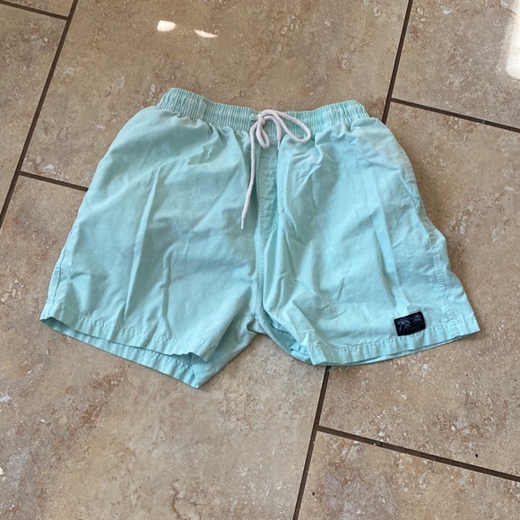 Solid pairs of short shorts!!! Green ones are Asian size so really like a small - Picture 2 of 8